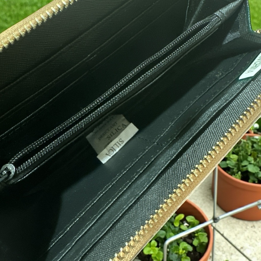 Metallic Gold Clutch - Picture 3 of 3